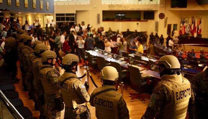 Diputado dice ¿A caso con el fusil en la cabeza nos van a hacer votar?